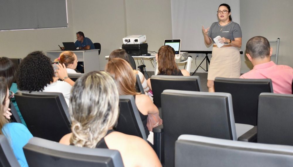Nova Maternidade Dona Evangelina Rosa realiza treinamento sobre uso de novos equipamentos