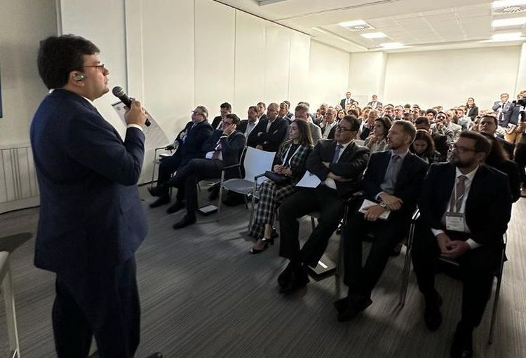 Rafael Fonteles apresenta potencial do Piauí na maior feira de hidrogênio verde do mundo, na Bélgica