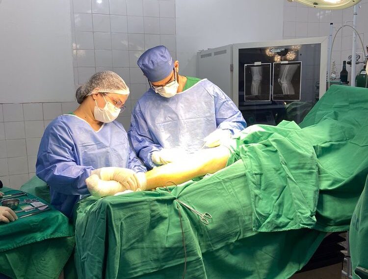 Hospital Regional de Barras realiza cirurgia ortopédica inédita