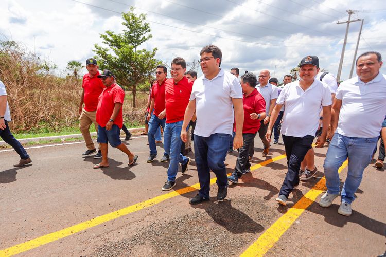 Rafael Fonteles inaugura pavimentação asfáltica e Grupamento da Polícia Militar em Miguel Alves