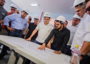 Governador visita obras de reforma da UPA de Picos