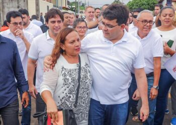 Rafael Fonteles entrega primeira das 67 obras do Orçamento Participativo em Teresina