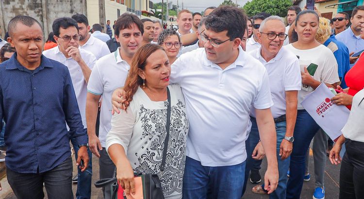 Rafael Fonteles entrega primeira das 67 obras do Orçamento Participativo em Teresina