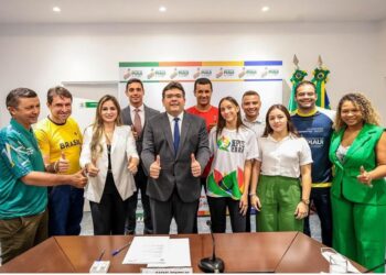 Atletas e técnicos assinam termo de adesão ao Bolsa Atleta Piauí na segunda-feira (25)
