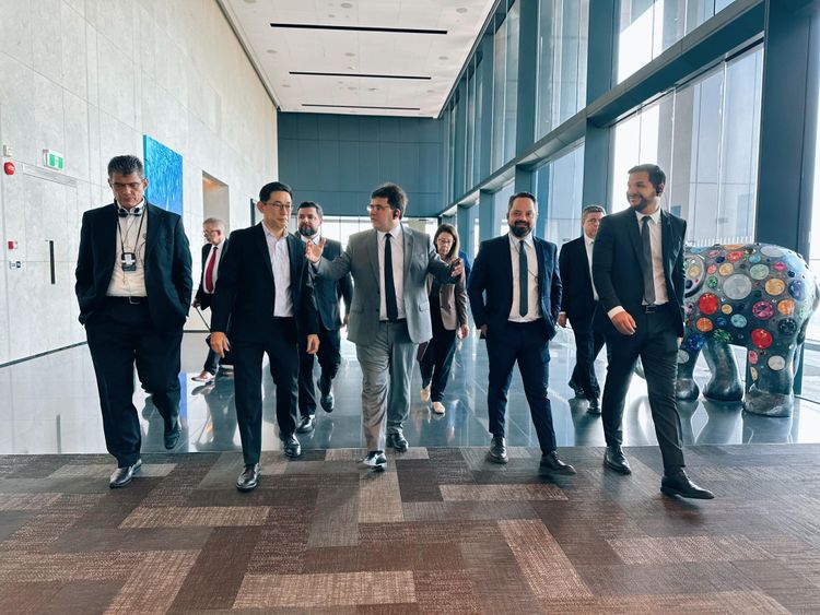 Rafael Fonteles conhece Porto de Singapura e discute parcerias para operação do Porto Piauí