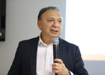 Governo anuncia reajuste linear de 5,35% para servidores e fim do redutor de 15% para cargos comissionados