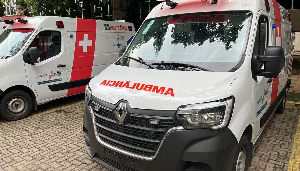 Governo do Piauí entrega 10 novas ambulâncias para hospitais da rede estadual de saúde nesta quarta (17)