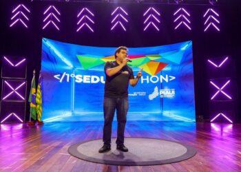 Rafael premia 50 estudantes com viagem internacional e anuncia 300 intercambistas nos próximos dois anos de Seduckathon,