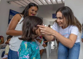 No primeiro ano, Pacto pelas Crianças fez mais de 10 mil atendimentos com Carretinha da Saúde