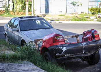 Cerca de 500 veículos estacionados em via pública há mais de dez dias podem ser rebocados