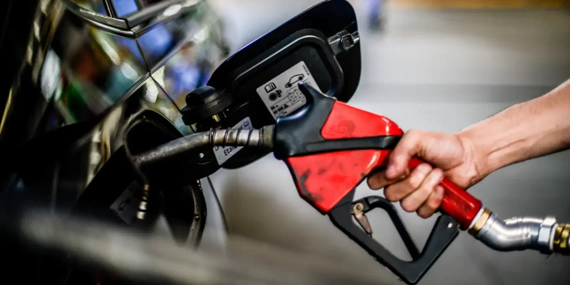 Motoristas de Teresina já sentem reajuste no preço da gasolina; Procon fiscaliza postos