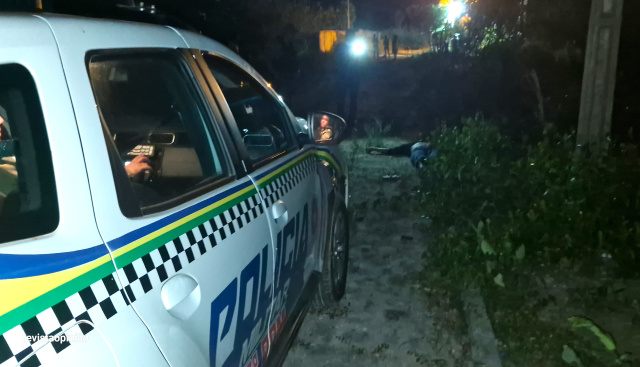Homem é morto com vários tiros de arma de grosso calibre em José de Freitas e fica com o rosto destruído