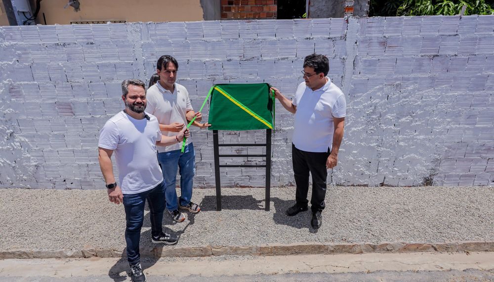 Governador entrega 26 mil m² de asfaltamento urbano em Buriti dos Lopes