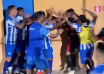ogo entre Flamengo-PI e Comercial acaba em confusão generalizada no Lindolfo Monteiro