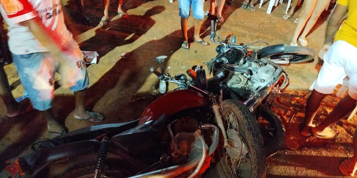 Acidente envolvendo duas motocicletas deixa três pessoas feridas em José de Freitas