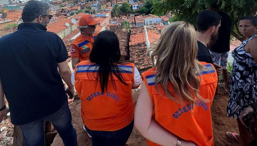 Defesa Civil desloca equipe de engenheiros e assistentes sociais para atendimento aos atingidos pelas chuvas em Picos