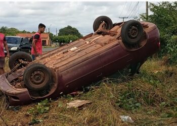 Acidente é registrado na PI-113, zona urbana de José de Freitas; veículo capota após manobra brusca