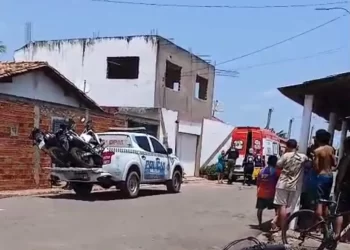Jovem em surto mantém os próprios pais reféns com faca em Luzilândia