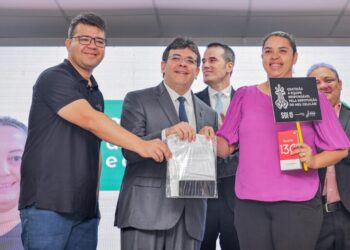 Rafael Fonteles devolve mais de 180 celulares roubados aos verdadeiros donos; mais de 13 mil já foram recuperados no Piauí