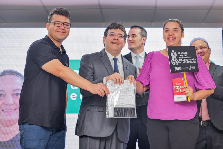 Rafael Fonteles devolve mais de 180 celulares roubados aos verdadeiros donos; mais de 13 mil já foram recuperados no Piauí