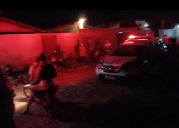 Jovem de 17 anos é morto a tiros na Rua Regina Santana, em José de Freitas