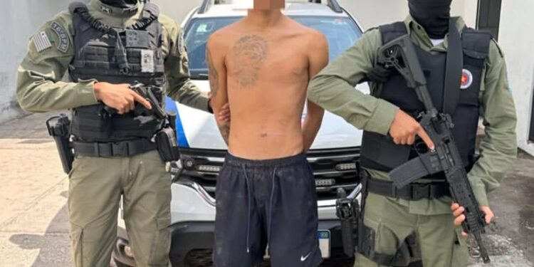 Jovem com mandado em aberto por vários crimes é preso em José de Freitas