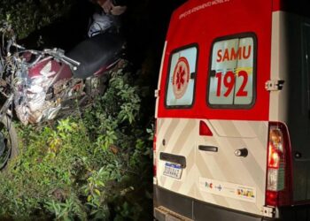 Acidente envolvendo duas motocicletas deixa homem com fratura exposta em José de Freitas