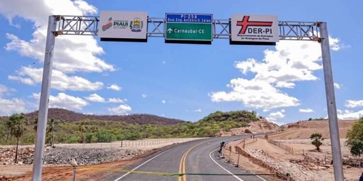 Governo do Estado amplia rodovias que ligam Piauí ao Ceará, Pernambuco, Maranhão e Bahia