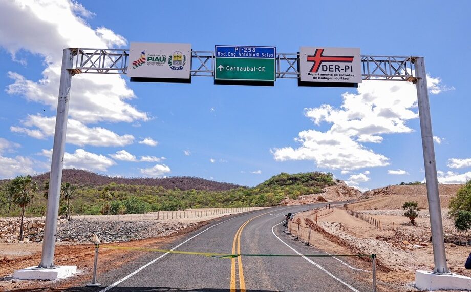 Governo do Estado amplia rodovias que ligam Piauí ao Ceará, Pernambuco, Maranhão e Bahia