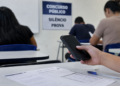 Candidata denuncia irregularidade após mulher usar celular em concurso de Altos